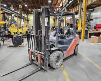2012 Toyota 4500lb Capacity Propane Forklift Model 8FGU25
