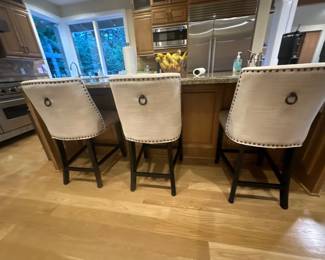 Set of bar stools