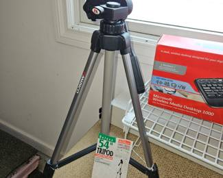 Ambico 54” Deluxe Tripod #D-0555 NIB