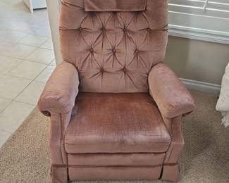 La-Z-Boy Mauve Recliner!

