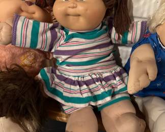 Vtg. Cabbage Patch Kids Doll 1983 Brown Hair Pigtails Blue Violet Eyes One Dimple