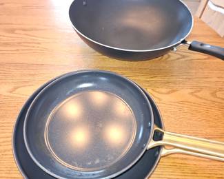 Green Pan 12” Skillet, Green Pan 10.5” Skillet, T-Fal Wok Pan!

