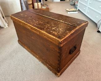 Vintage Solid Wood Chest!
