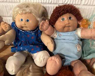 Vtg. Cabbage Patch Kids Doll 1985 Loop Auburn Brown Eyes Hair Romper & Vtg. Cabbage Patch Kids Doll 1992 Zora Mae 10th Anniversary Limited Edition