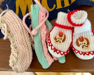 Vtg. Knit Baby Shoes