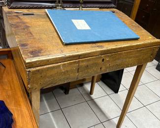 EARLY AMERICAN DRAFTING TABLE IN AMAZING CONDITION -- 1800'S!