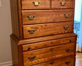 Durham Furniture Chest of Drawers with Jewelry Drawer