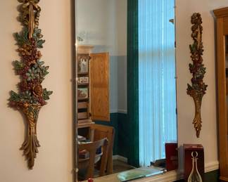Midsized Accent Mirror with Floral Wall Hangings