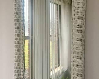 Wicker Midsized Wall Mirror