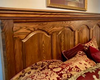 King Tempurpedic Adjustable Bed with Durham Furniture Headboard