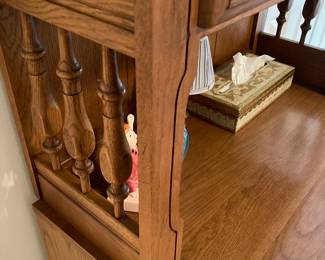 Hutch Detail