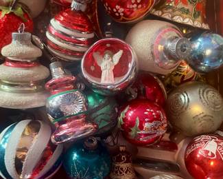 Lots of Vintage Christmas Ornaments 
