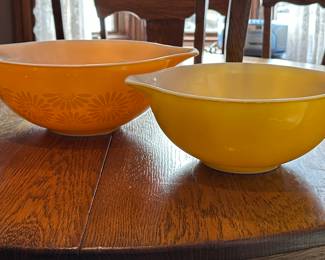 Vintage Pyrex Mixing Bowls