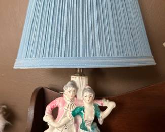 Vintage Colonial Style Table Lamp