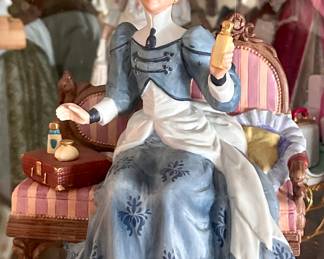 Avon President’s Club Figurine 