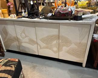 Off White Buffet 