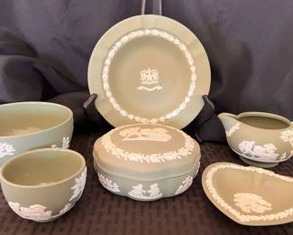 GA126Vintage Wedgwood Green Jasperware