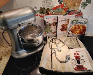 GA182KitchenAid Mixer  Cookbooks