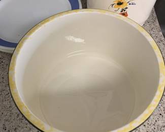 #144	Stangl 2 piece yellow pot with lid "town and country Yellow	 $30.00 			

