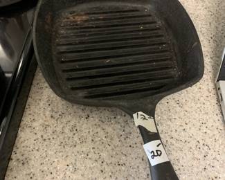 #122	Emeril Cast Iron Panini Skillet	 $20.00 			
