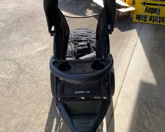 #162	Baby Trend jogging stroller range lx 	 $30.00 			
