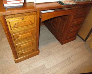 Antique oak lawyers desk