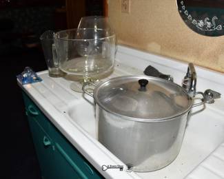 424Second Kitchen LL