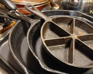 CAST IRON SKILLETS