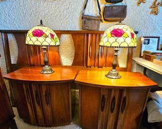 Fabulous Mid Century Modern 6 Piece Bedroom Suite.