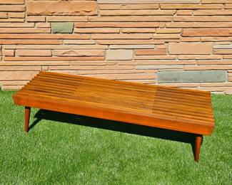 Mid Century Modern Extending Slat Bench / Coffee Table. (Great Condition)