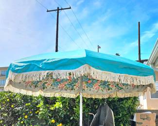Dazzling Vintage Sunmaster Fringed Patio Umbrella. (Spectacular Condition)
