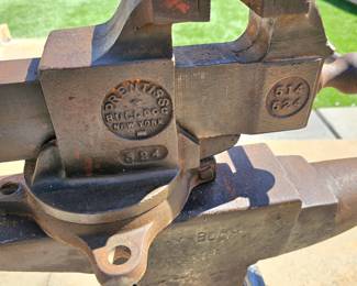 Big vintage Prentiss Bulldog (New York) bench vise.