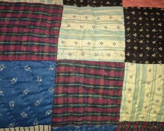 Much vintage quilts, blankets and linens