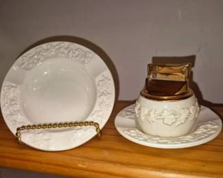 China. Wedgwood 3 pcs. lighter set