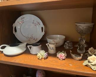 Asian tea pots, porcelain flowers