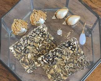 St John, Richelieu Others