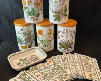 Port Meririon Canister, Dish Napkins