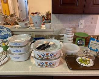 Various Vintage kitchen items 