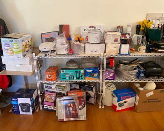 Large variety of kitchenwares