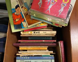 A LARGE COLLECTION OF CHINESE BOOKS and DVDS  