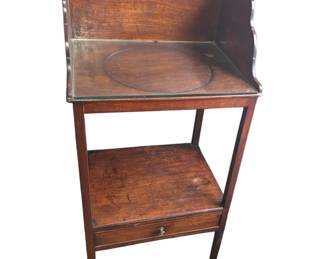 Federal mahogany wash stand. Early 19th Century