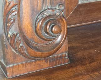Detail of a fine federal carved mahogany and birds eye maple chest of drawers, Massachusetts. Attributed to John and Thomas Seymour, Boston. First quarter 19th century. 