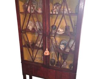 Lovely Georgian display cabinet, composed of antique elements. 