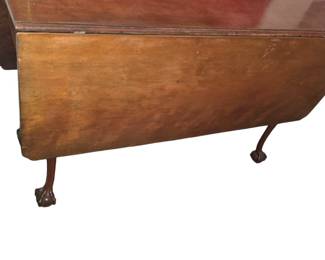 Chippendale carved mahogany drop leaf table, Massachusetts, fourth-quarter 18th Century