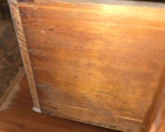 Detail of a fine federal carved mahogany and birds eye maple chest of drawers, Massachusetts. Attributed to John and Thomas Seymour, Boston. First quarter 19th century. 