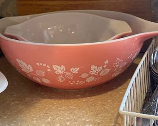 vintage pyrex gooseberry pink cinderella nesting bowls