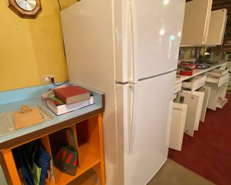 Whirlpool refrigerator 30"w x 33"d x 66.5"h