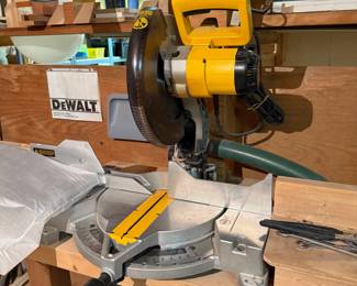 DeWalt Compound Miter Saw
