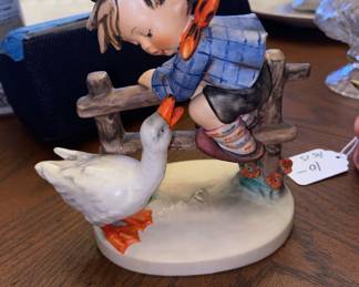 Hummel - Barnyard Hero figurine