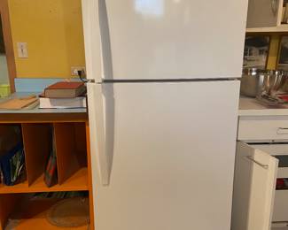 Whirlpool refrigerator 30"w x 33"d x 66.5"h